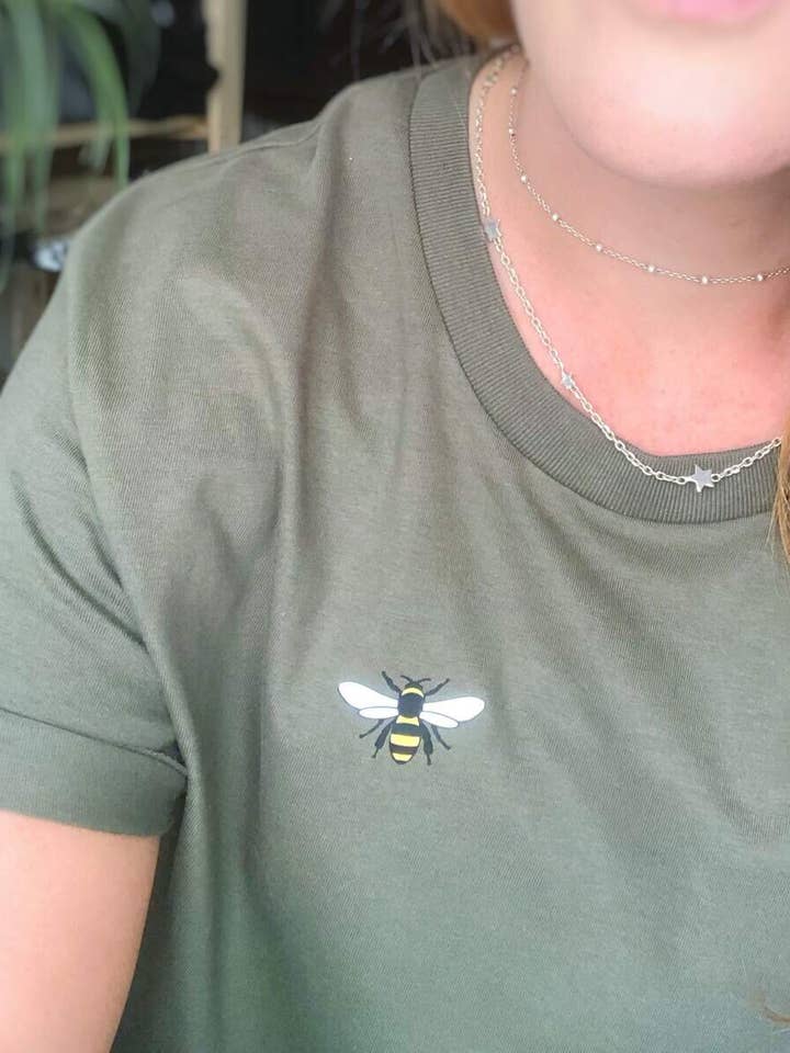 Bee T-shirt van biologisch katoen voor wholesale door LONE OWL STUDIO