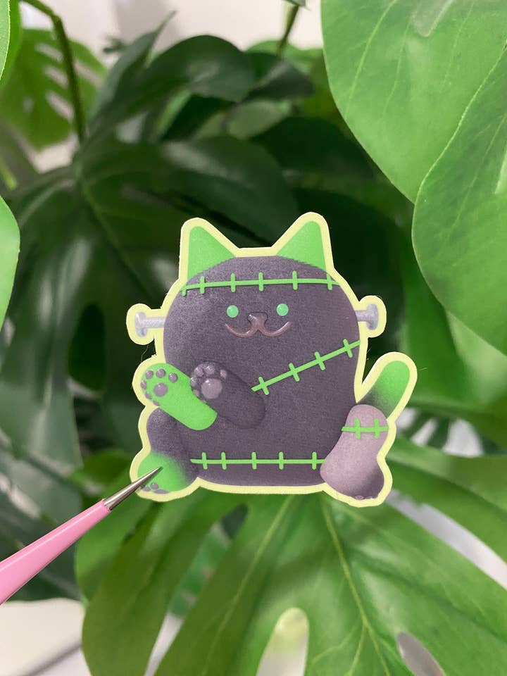 Autocollant Chat Frankenstein Halloween pour la vente par megoogs draws