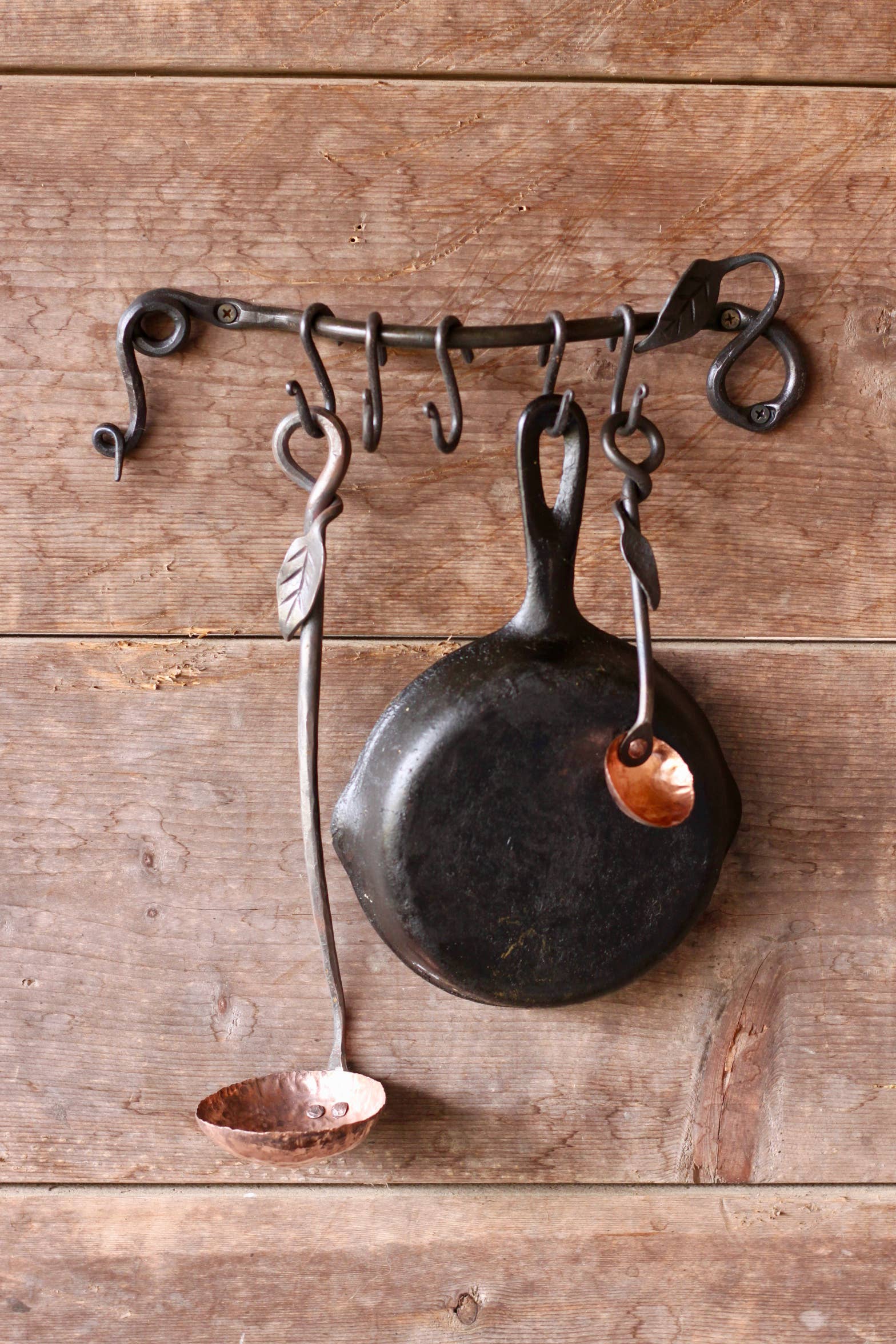 Wicks Forge - Vente Louches - Louche en cuivre et acier - Manche à feuilles6