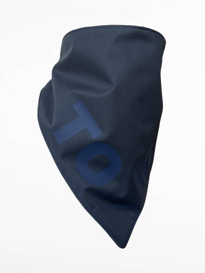 Bandana imperméable DAN pour la vente par TOMO Clothing