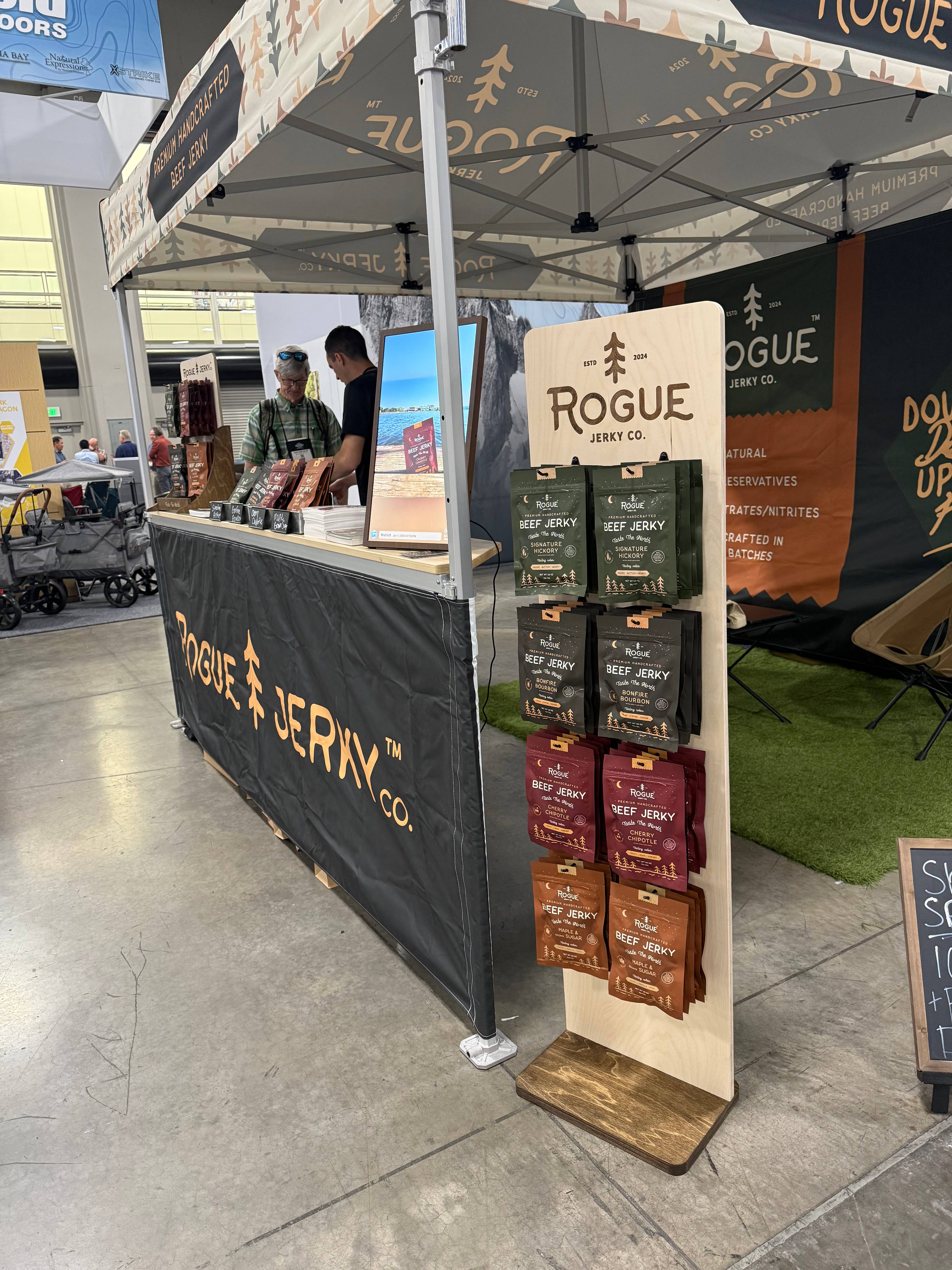 Rogue Jerky Co. - Wholesale Jerky - Beef Jerky Snack Floor Display + 96 Bags (4 Flavors)4