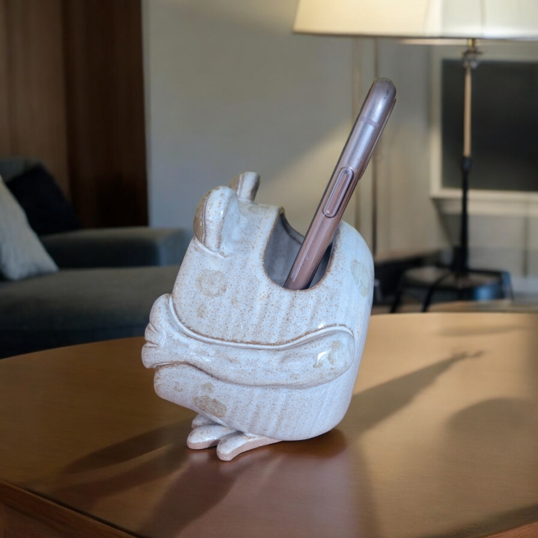 MudWorks Pottery - Wholesale Speakers - Loud Mouth Toad Amplifier1