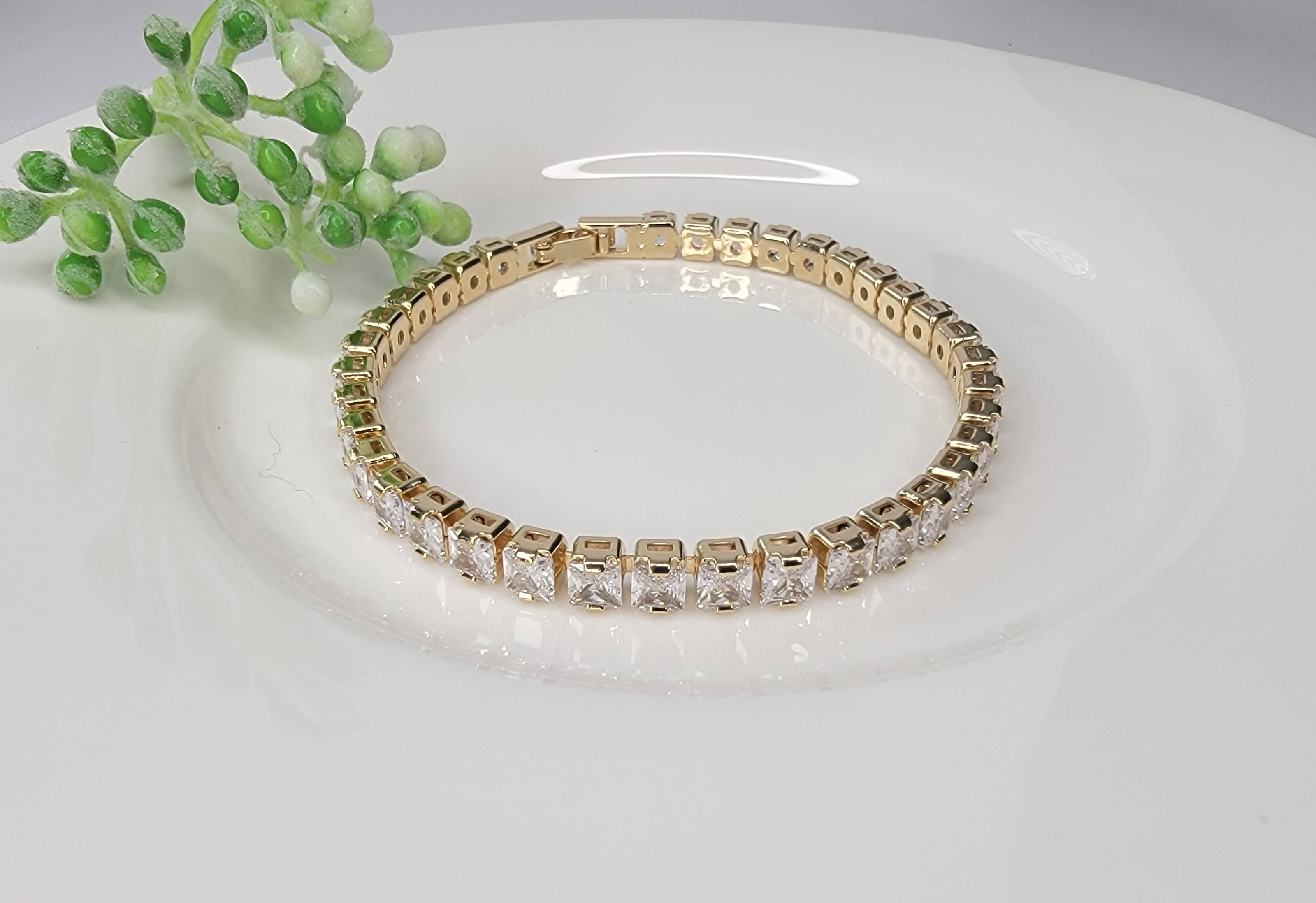 BETTYOH INC – wholesale Länkar och kedjearmband – CZ. FYRKANTIGT STENKEDJEARMBAND.4