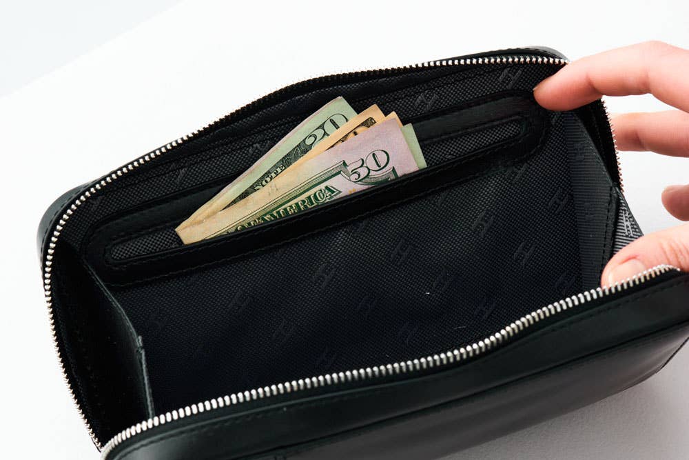 HELMBROOK London - Wholesale Crossbody Bag - Men's - Carlyle Handcrafted Leather Handbag17