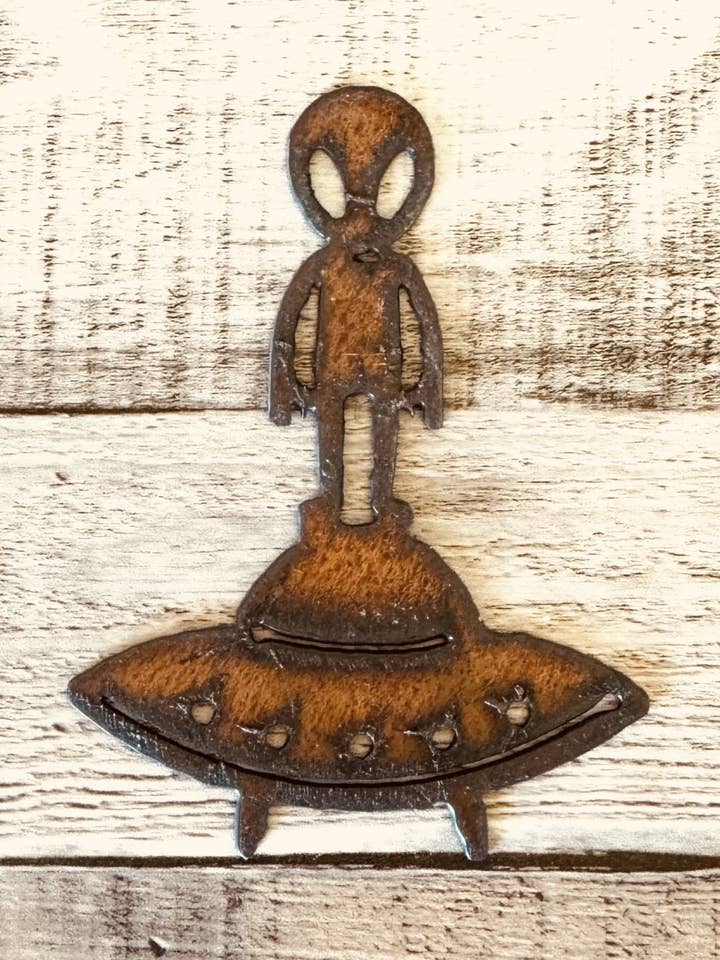 Alien on Flying Saucer Rustic Area 51 New Mexico Magnet for wholesale by Universal Ironworks USA