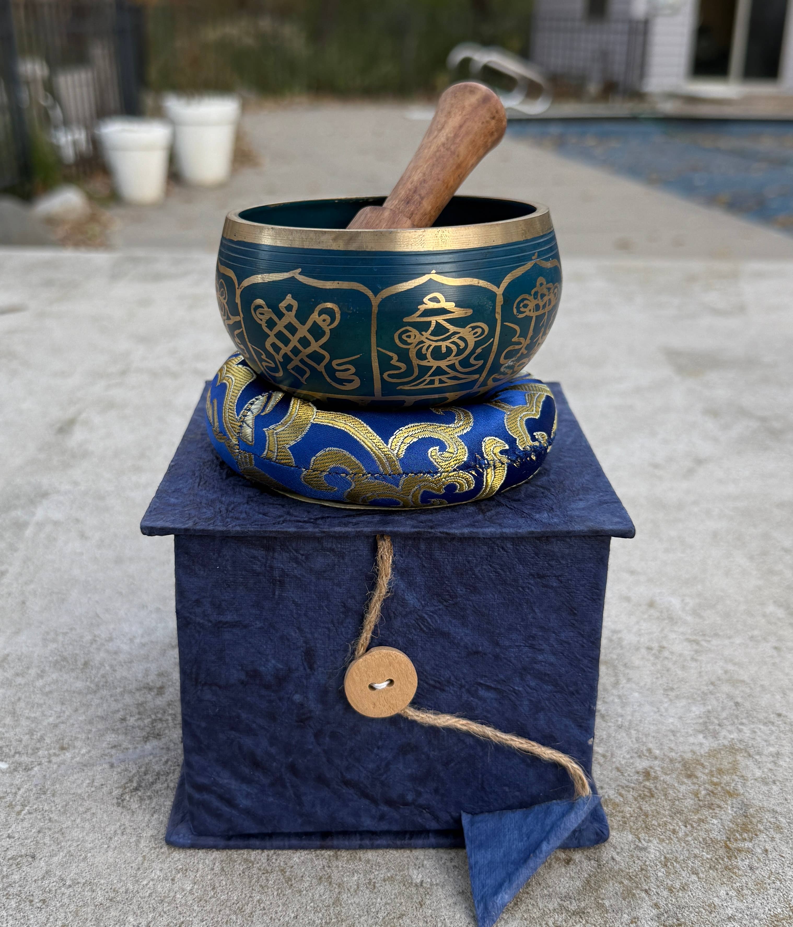 Lungta Imports - Wholesale Meditation Supplies - Tibetan Complete Singing Bowl Gift Box Set 8 Lucky Symbols 3