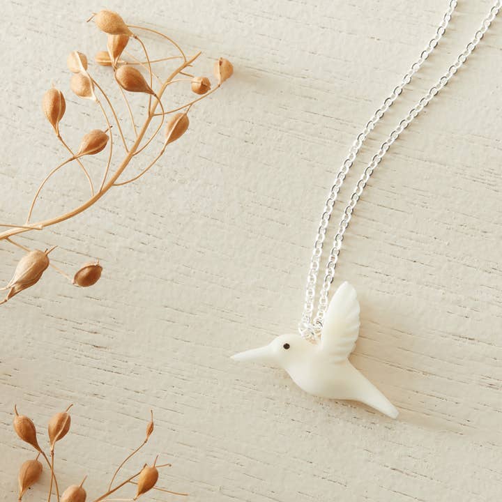 Mini Tagua Hummingbird hanger voor wholesale door Just Trade UK