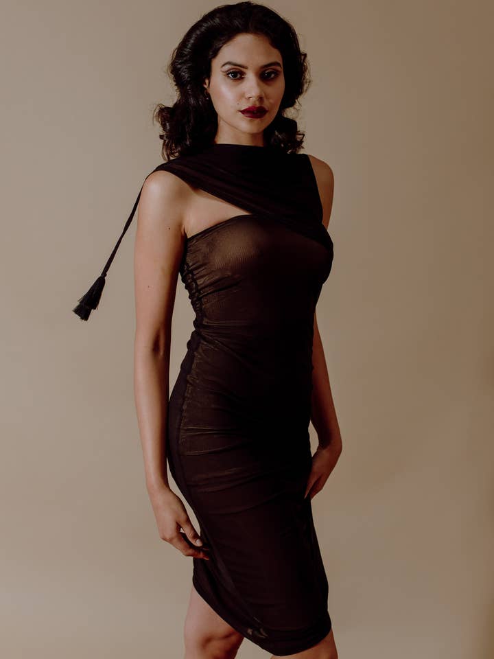 Robe de beauté transparente par Ašady pour la vente par aŠady