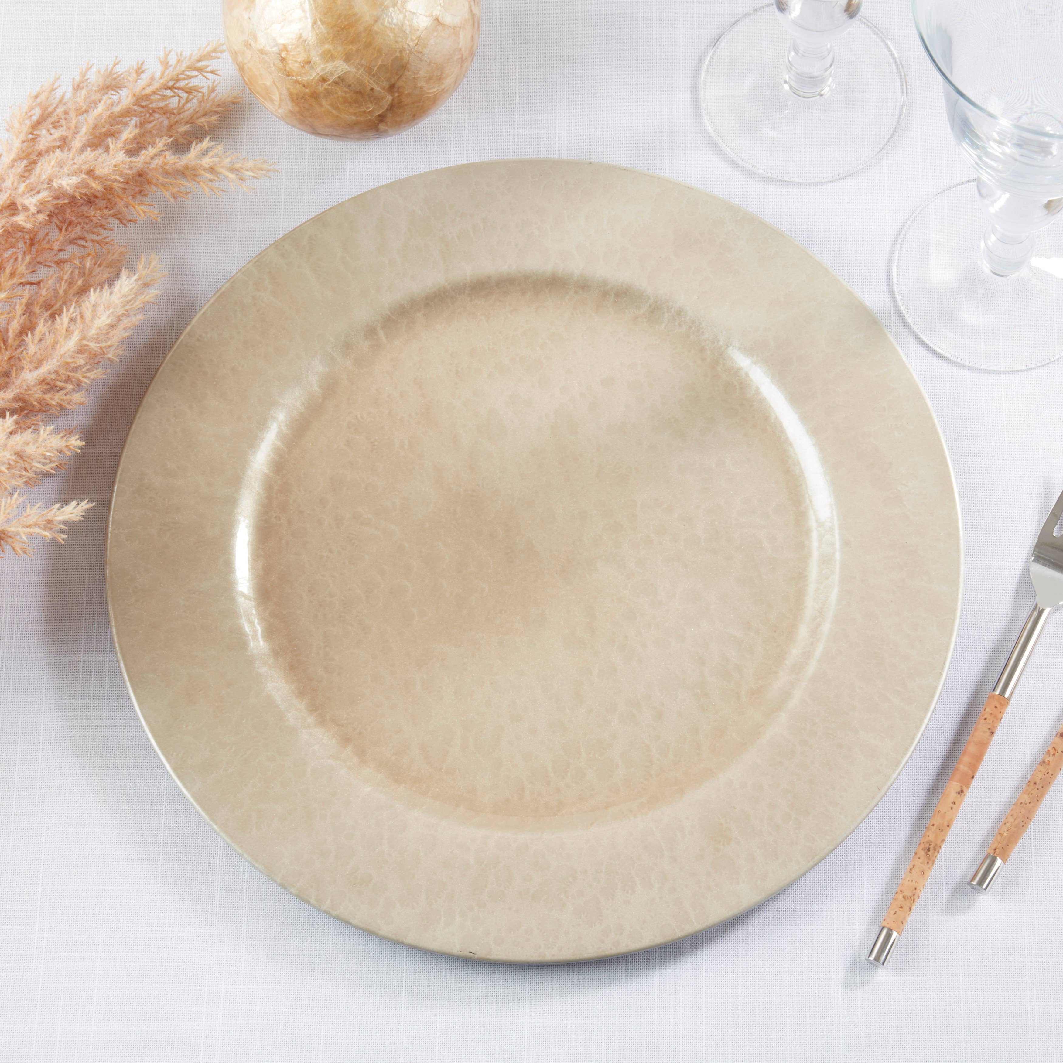 Saro Lifestyle - Wholesale Charger Plate - Soft Glow Faux Mother of Pearl Charger Plate9