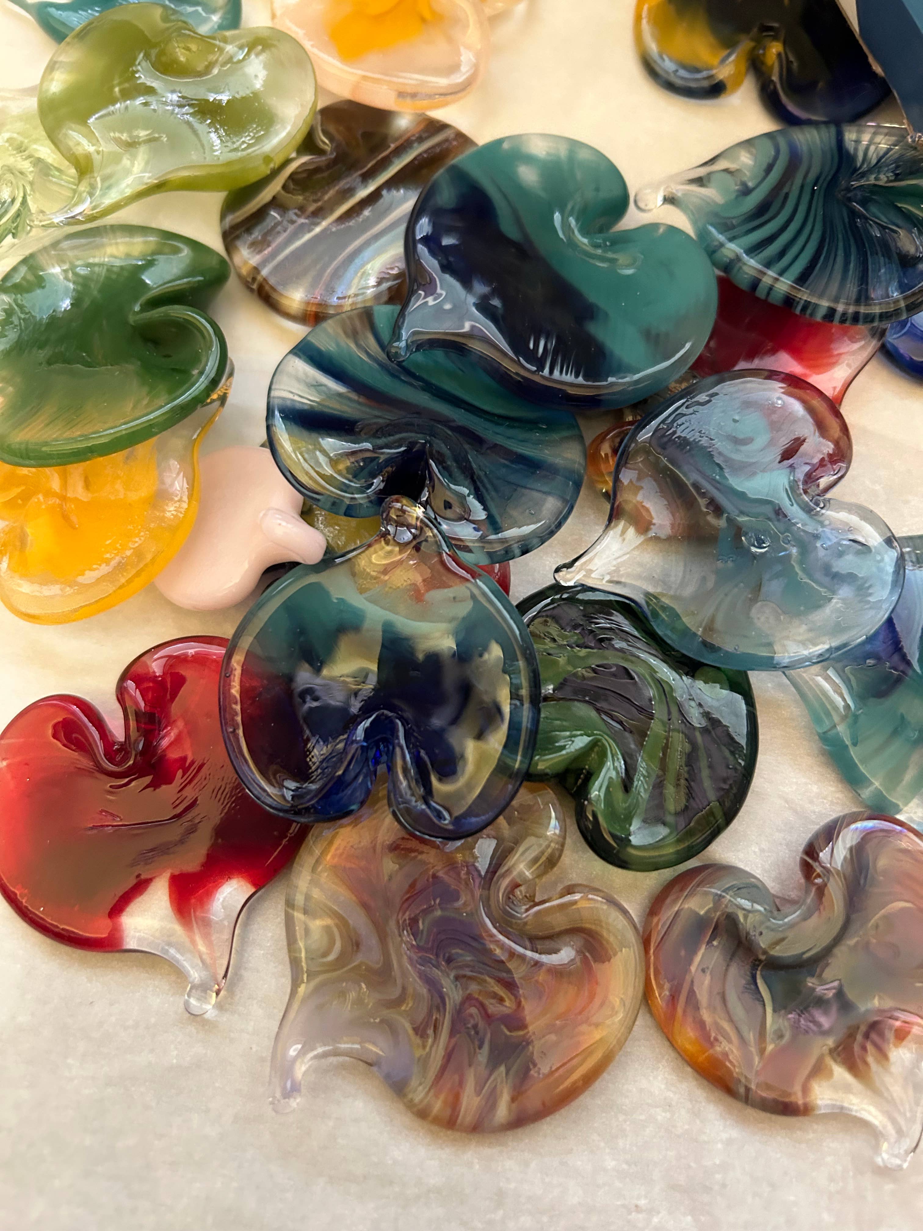 Terrapin Glass Gardens - Vente Décorations de table - Cœurs en verre sculptés à la main fabriqués aux États-Unis13