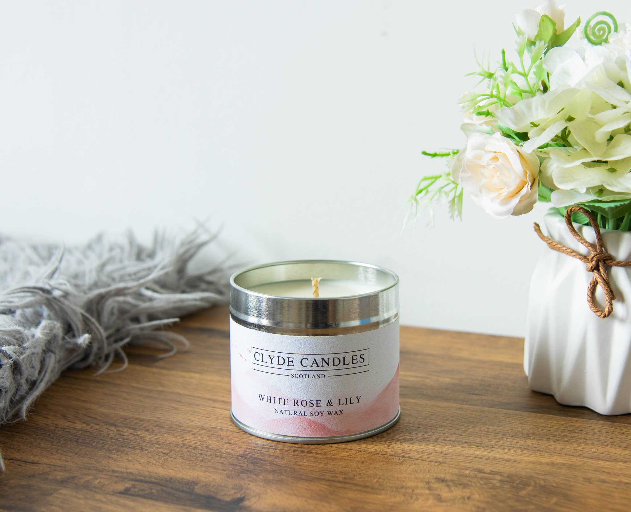 CLYDE CANDLES – wholesale Travel candles – White Rose & Lily Candle Tin1