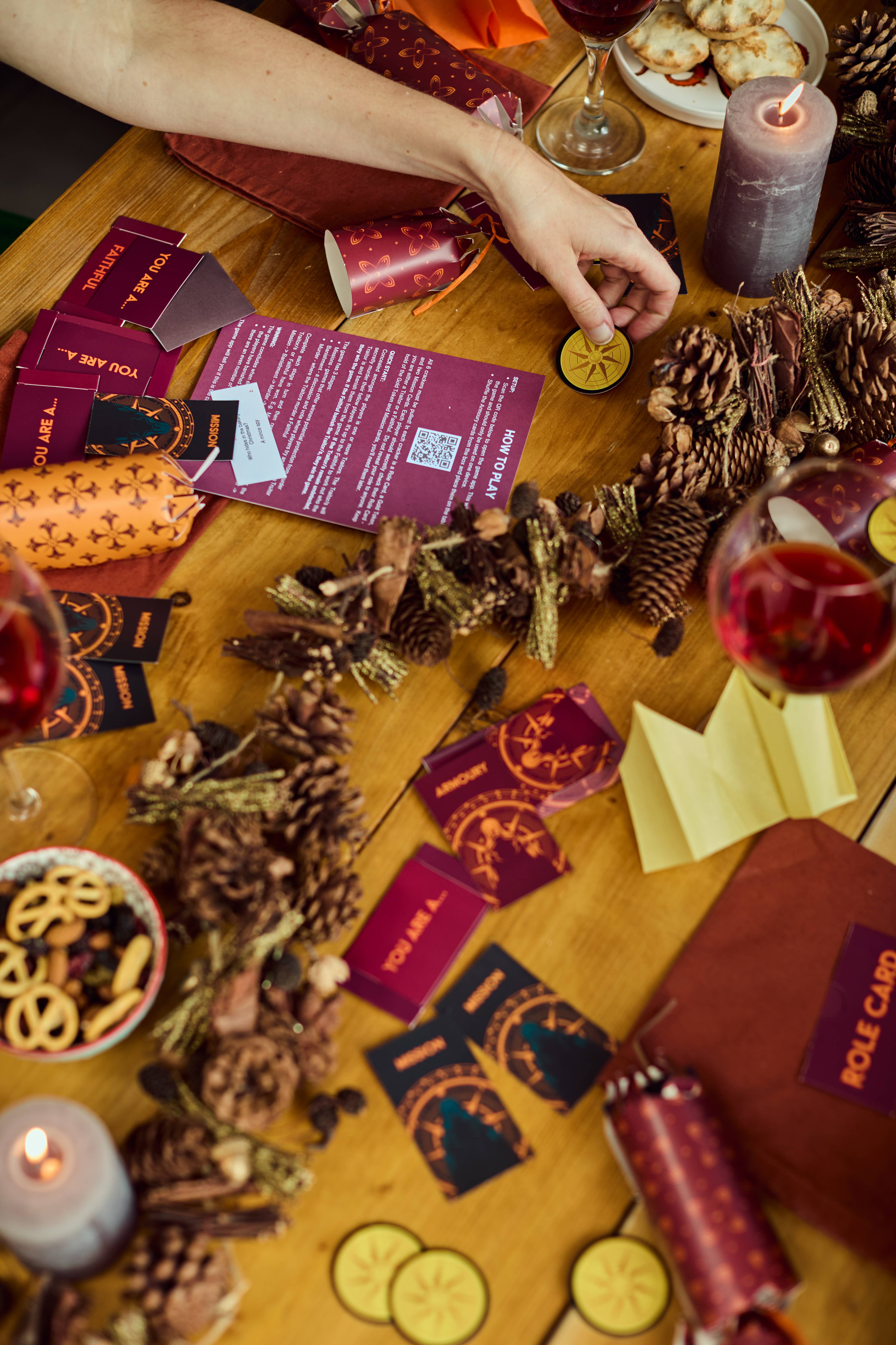 Puzzle Post Games - Wholesale Card Game - Official The Traitors Christmas Crackers - Set of 64