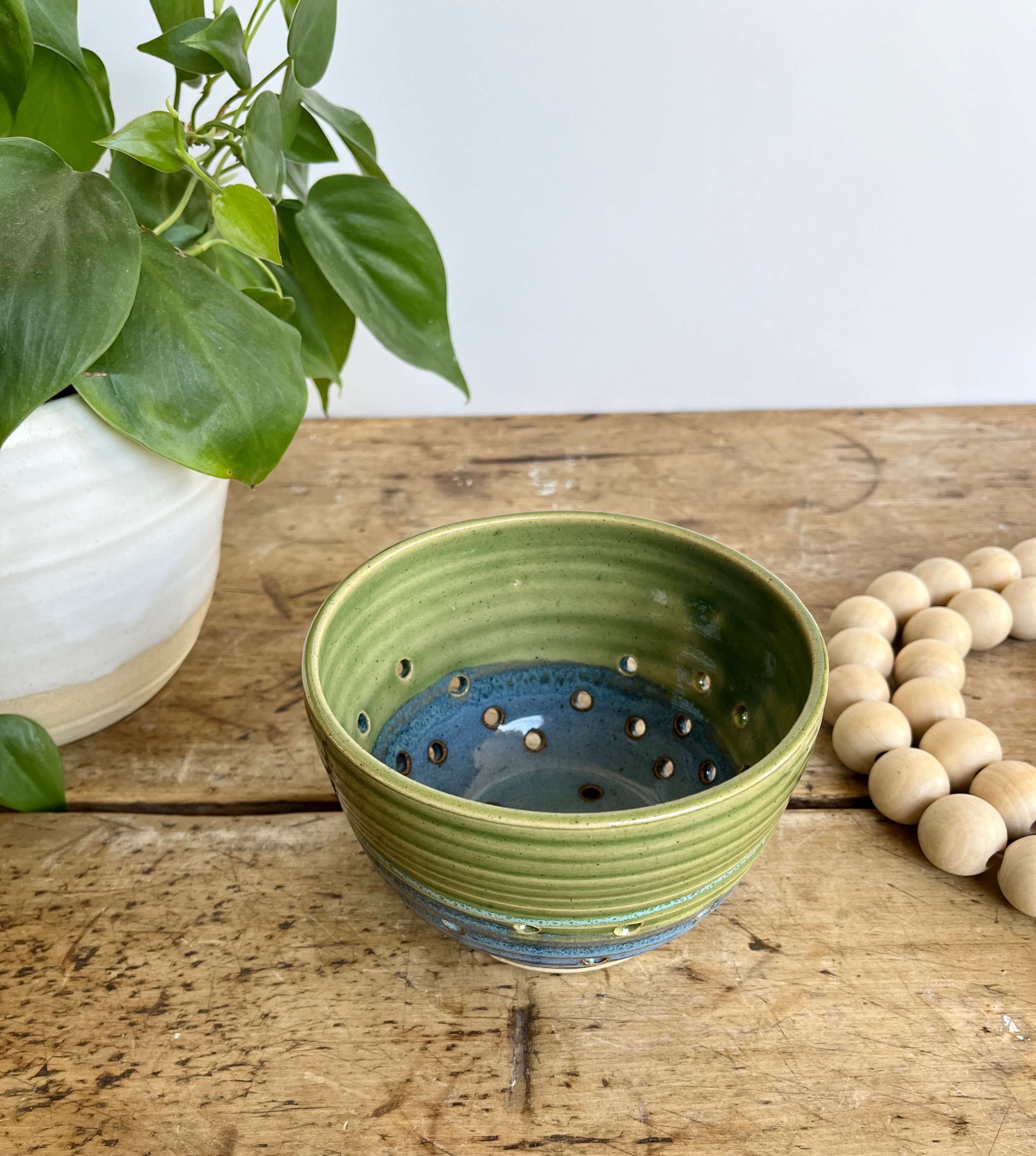 Coastal Clay Co. - Wholesale Colander - Classic Summer Berry Bowl With Saucer - Ceramic Colander1