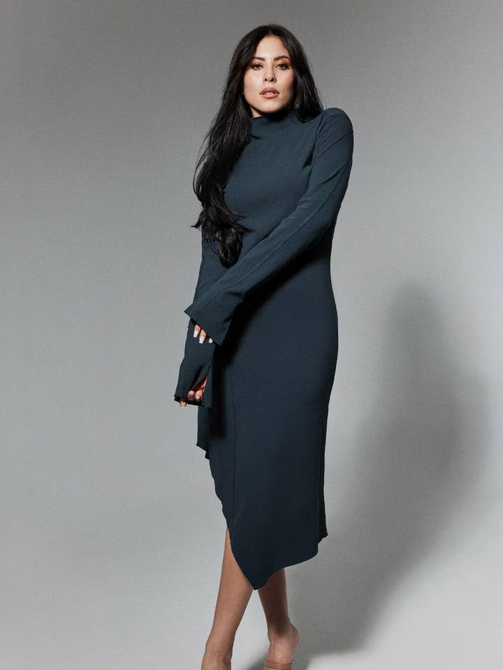 Robe côtelée pour la vente par OKSWEAR