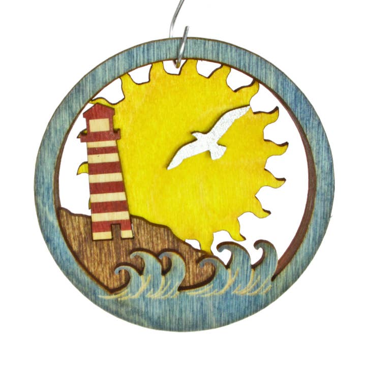 Ornement en couches - Phare pour la vente par Made and Assembled