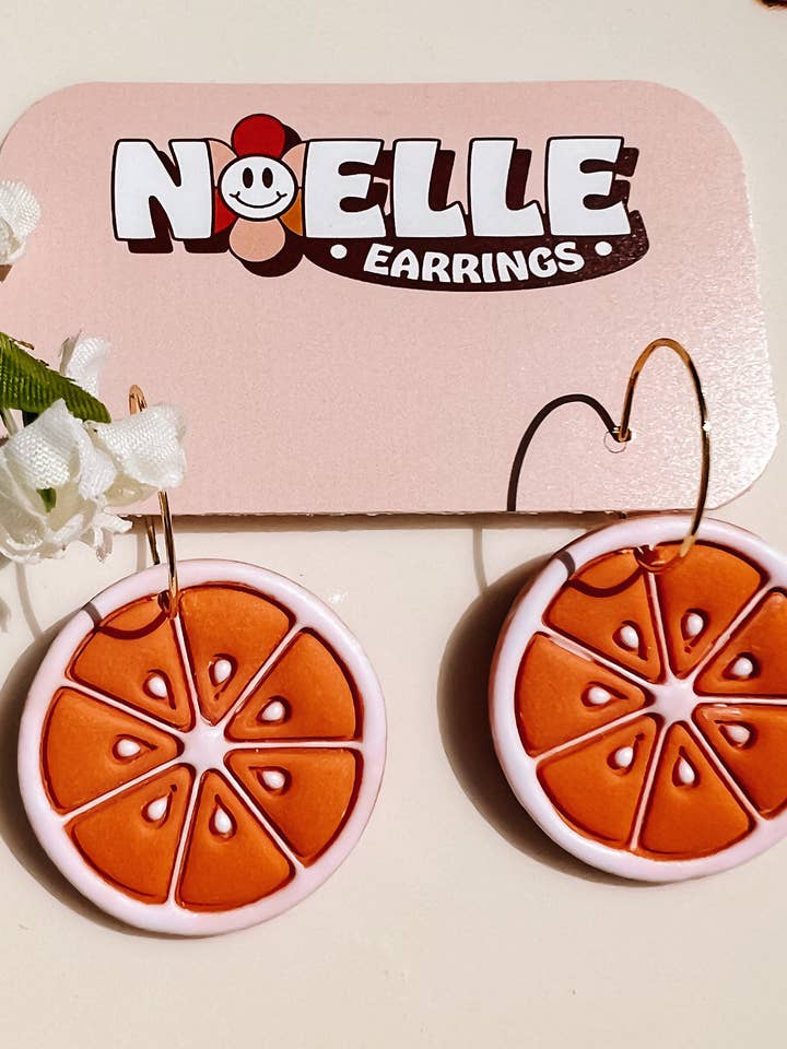Orange Hoops | Fruit Clay Ohrringe für den Großhandel von Noelle Earrings