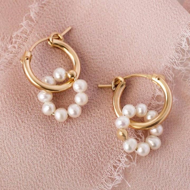 Boucles d'oreilles créoles Alice Pearl pour la vente par NOLIA Jewelry