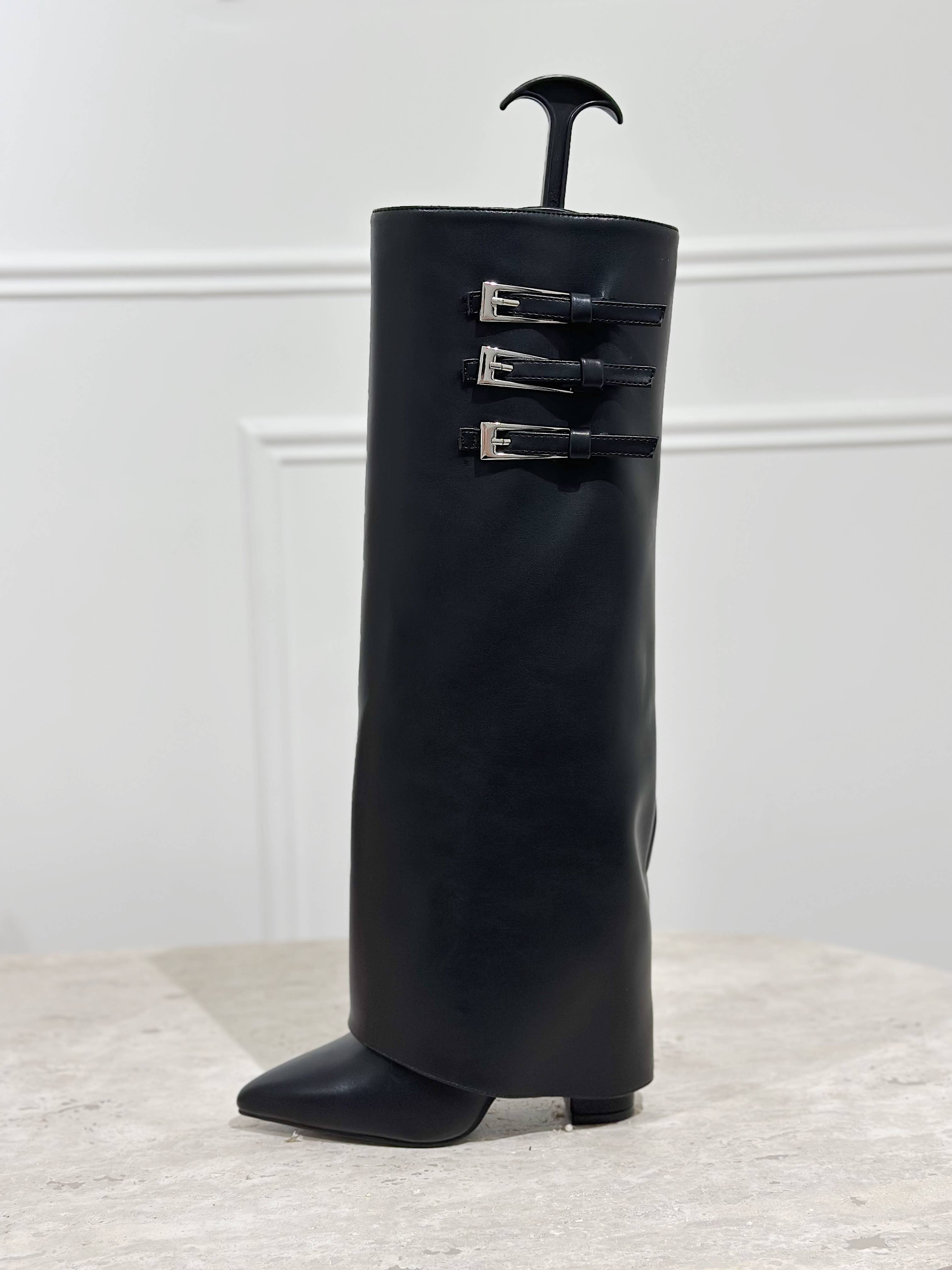 Stephan Paris - Wholesale Boots - Women's - Chic boots with three buckles C-3540