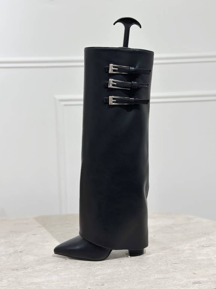 Stephan Paris - Wholesale Boots - Women's - Chic boots with three buckles C-354
