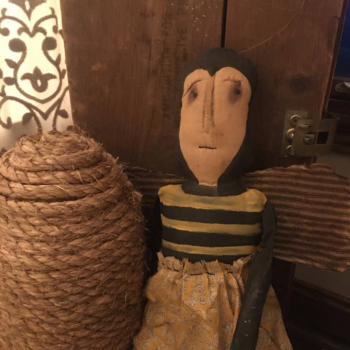 The Cranberry Cornstalk Co. - Wholesale Decorative Tabletop Object - Large Pricket Bee Skep Primitive decor6