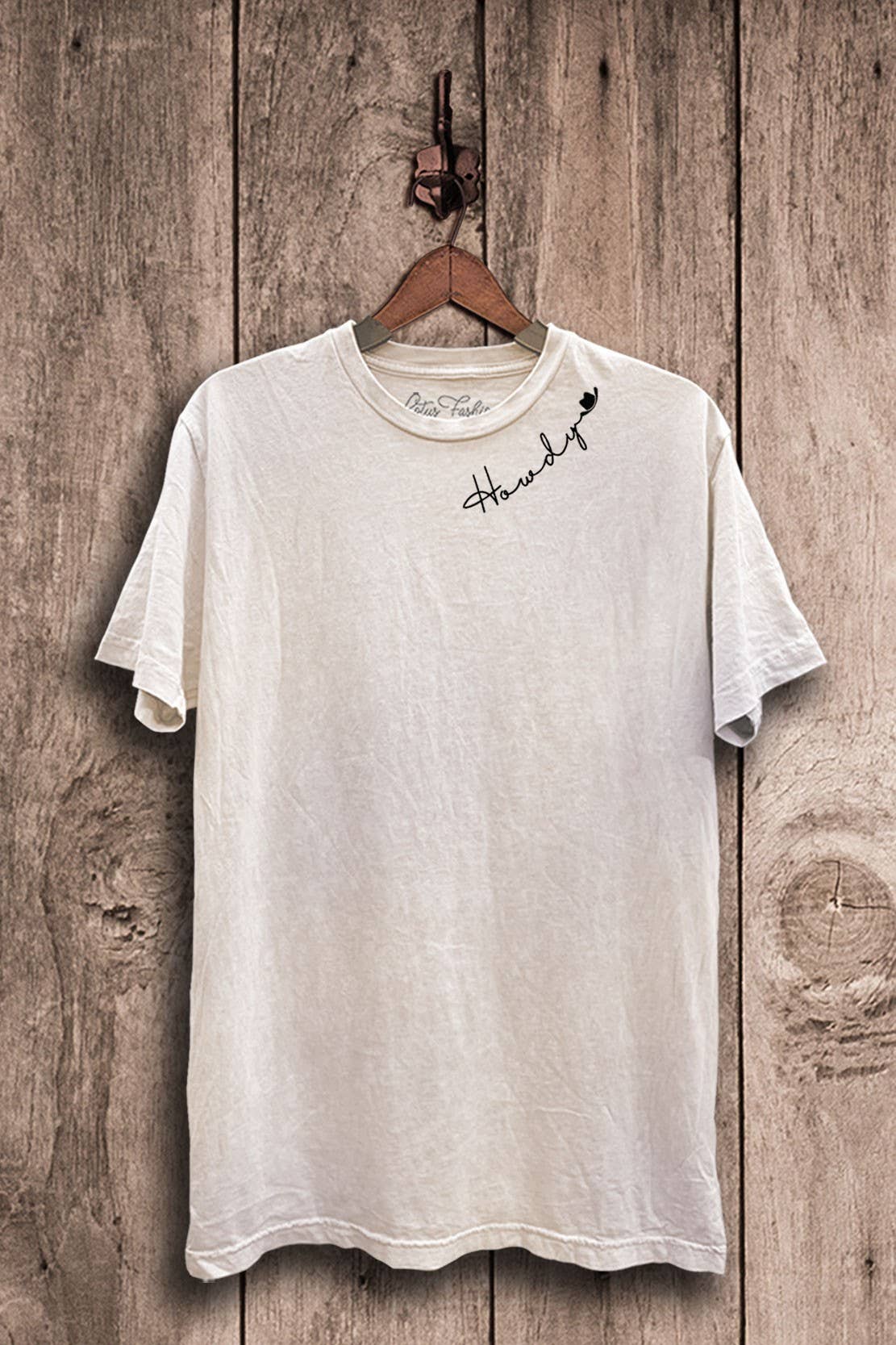 Lotus Fashion Collection – wholesale Screen printed t-shirt – Women′s – Howdy Cowboy Hat Graphic Top4