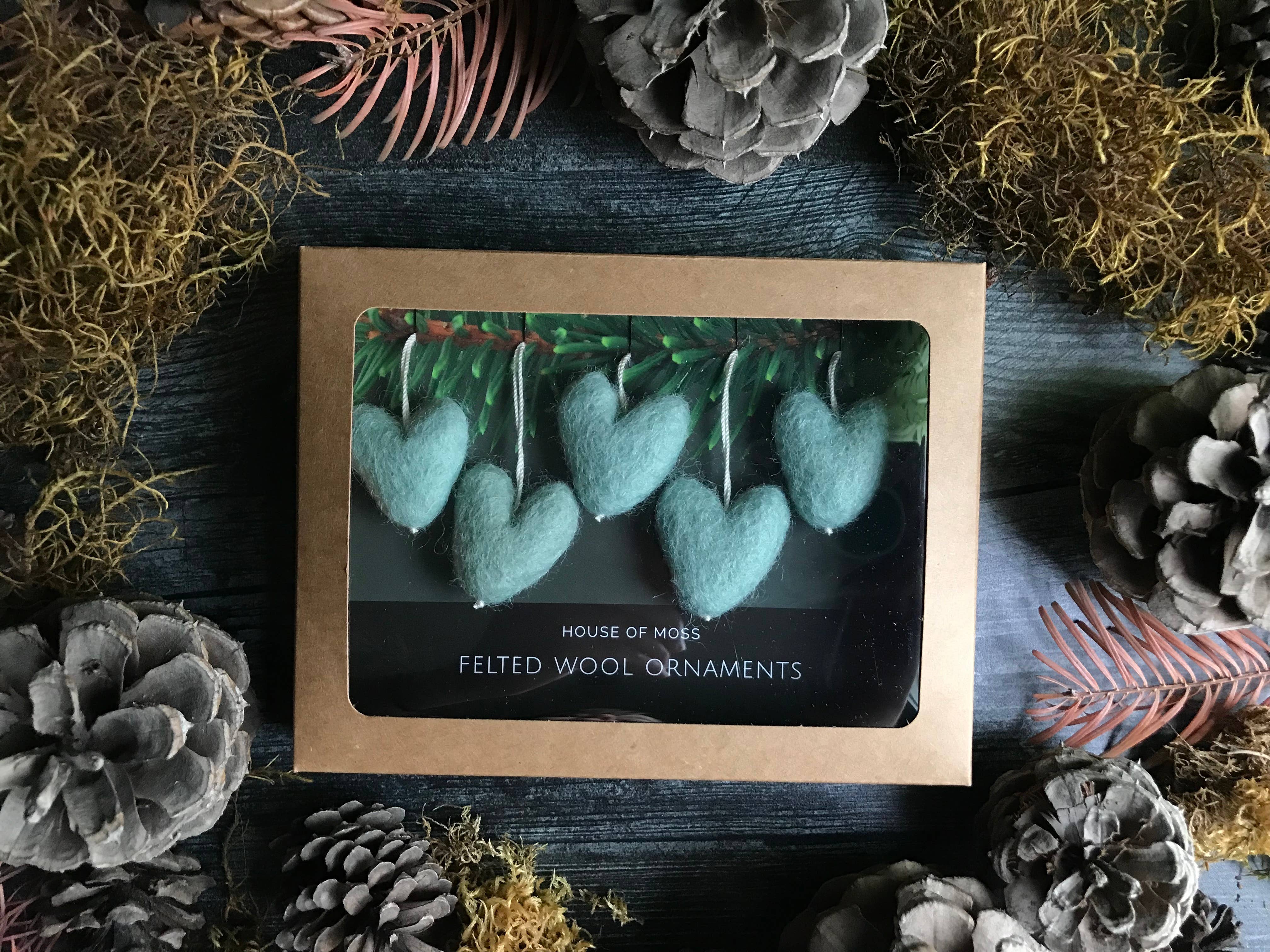 House of Moss – wholesale Ornament set – Heart Ornaments | Boxed Set of 5 Mini Wool Ornaments21