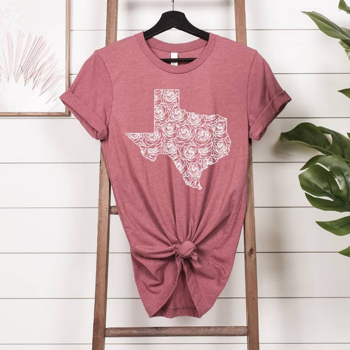 T-shirt Texas Roses Mauve Encre blanche pour la vente par Simply Tees