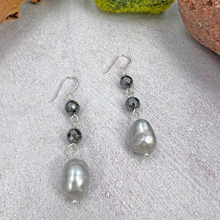 IST Jewelry - Wholesale Dangle Earrings - Faceted Hematite Earring, Pearls