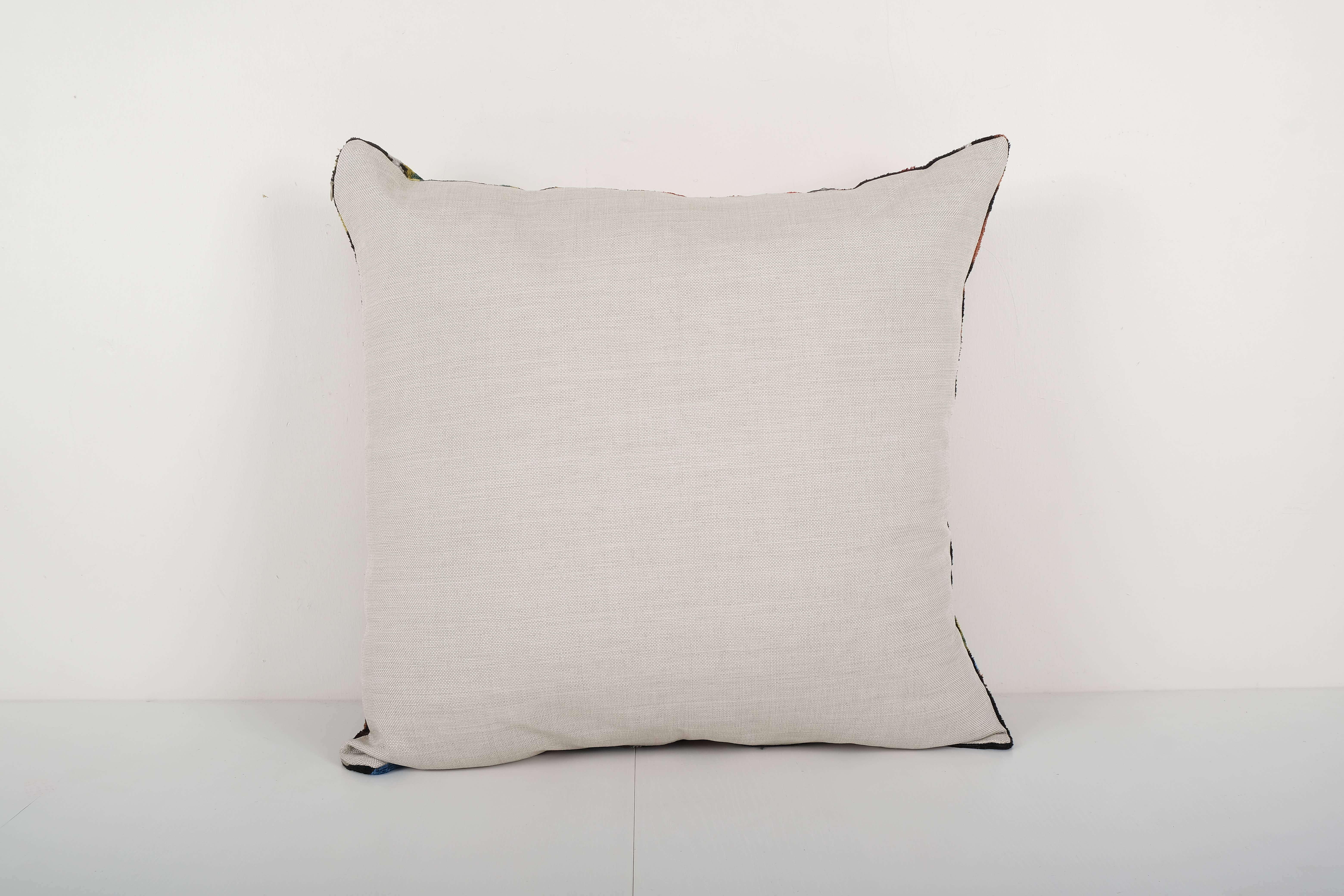 Vintage Pillows Store – Engroshandel Pyntepude – Firkantet farverigt design ikat fløjl pude - sort etnisk4