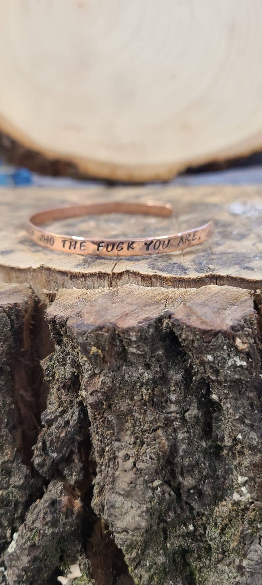 Silver Lining Studio - Vente Bracelet manchette - Bracelet jonc Deep Breath en cuivre ou laiton doré avec inscription1