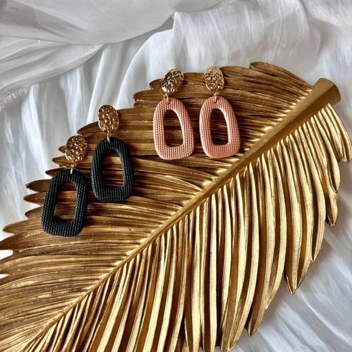 NOIRE & BRONZE AURA - Handmade Earrings and other Purchase Wholesale orecchini. Free Returns & Net 60 Terms on Faire trending on Faire.