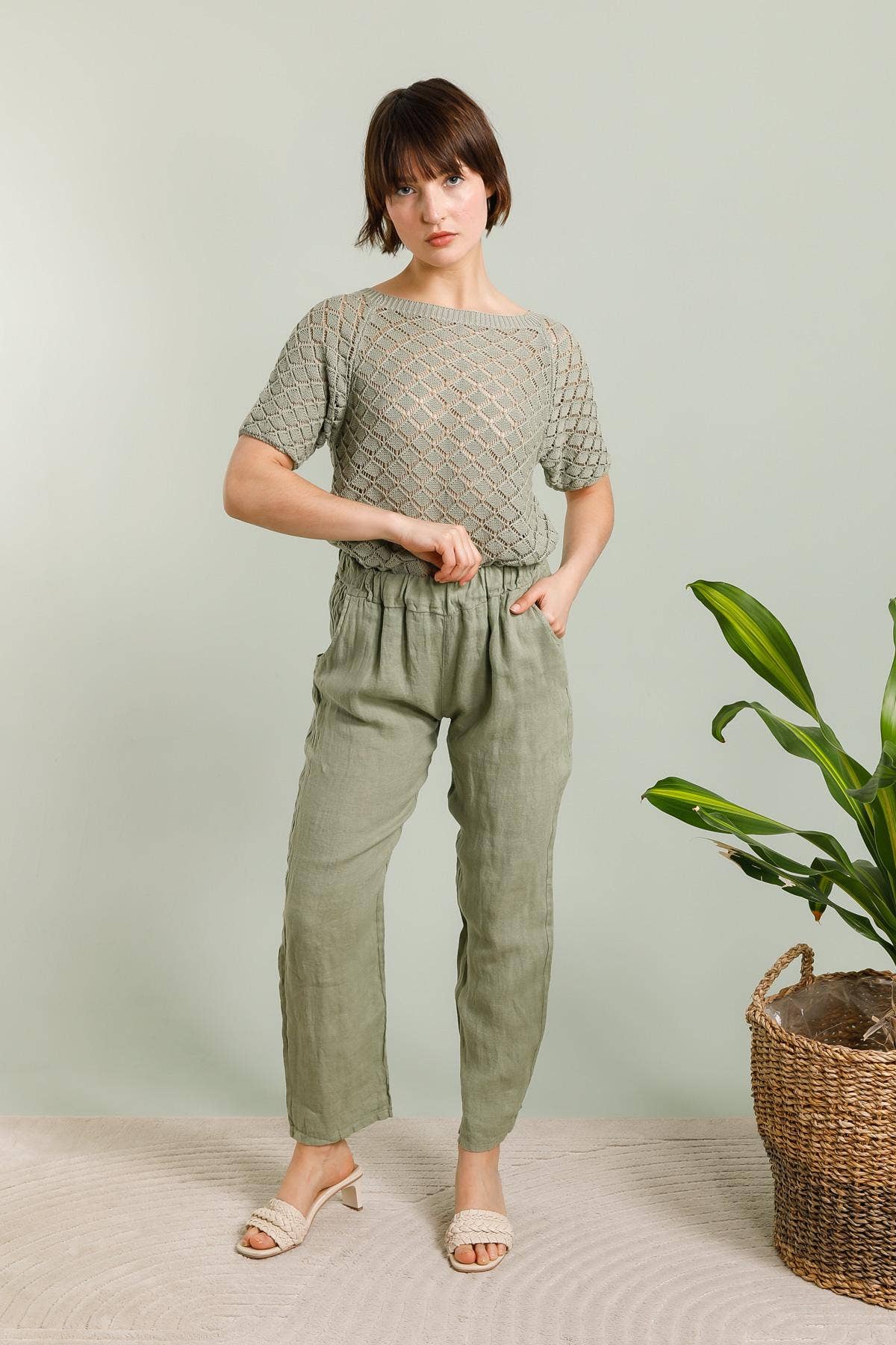 NAÏS PARIS - Wholesale Pants - Women's - Straight elasticated trousers with back pockets, 100% linen6
