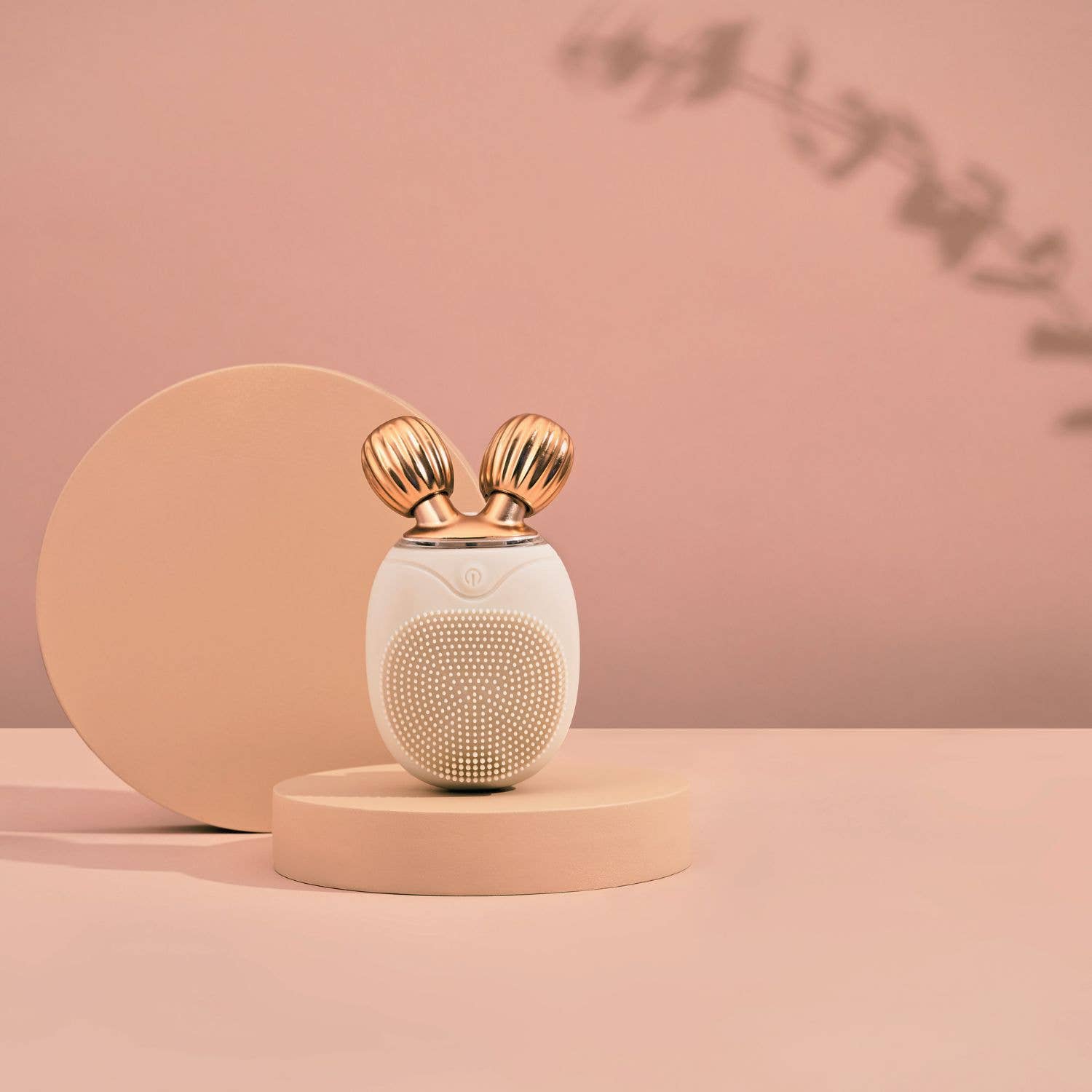 LUCE Beauty – Großhandel Elektronische Hautpflegegeräte – Reinigende Gesichtsbürste, Massagegerät und Rolle — reisetauglich3