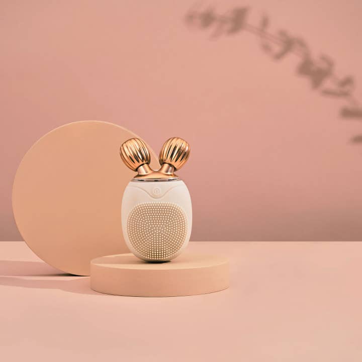 LUCE Beauty – Großhandel Elektronische Hautpflegegeräte – Reinigende Gesichtsbürste, Massagegerät und Rolle — reisetauglich3