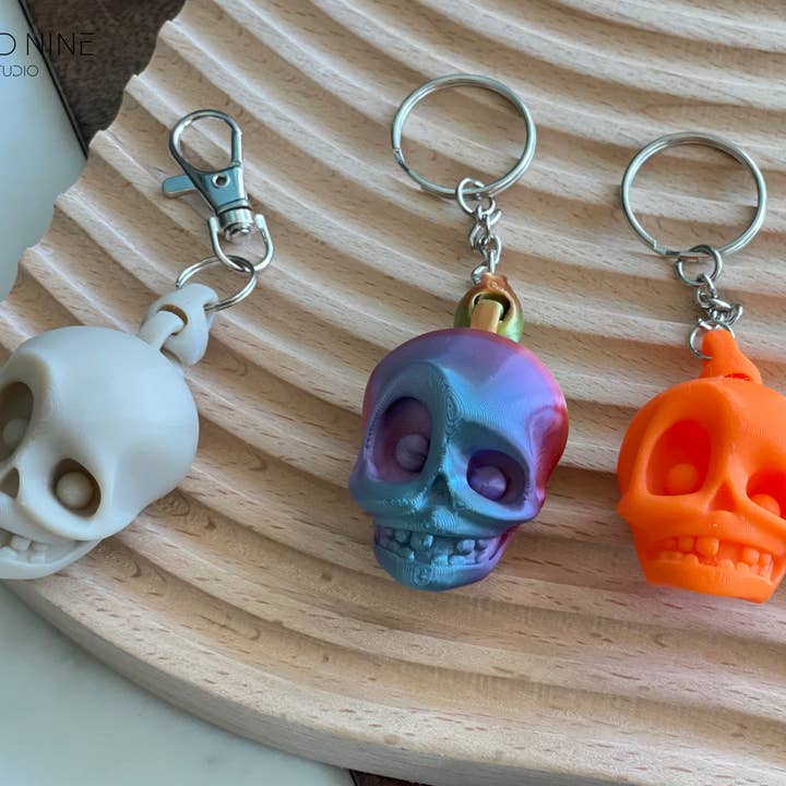 Porte-clés en forme de crâne, porte-clés d'Halloween, cadeau d'Halloween pour la vente par Cloud Nine 3d Studio