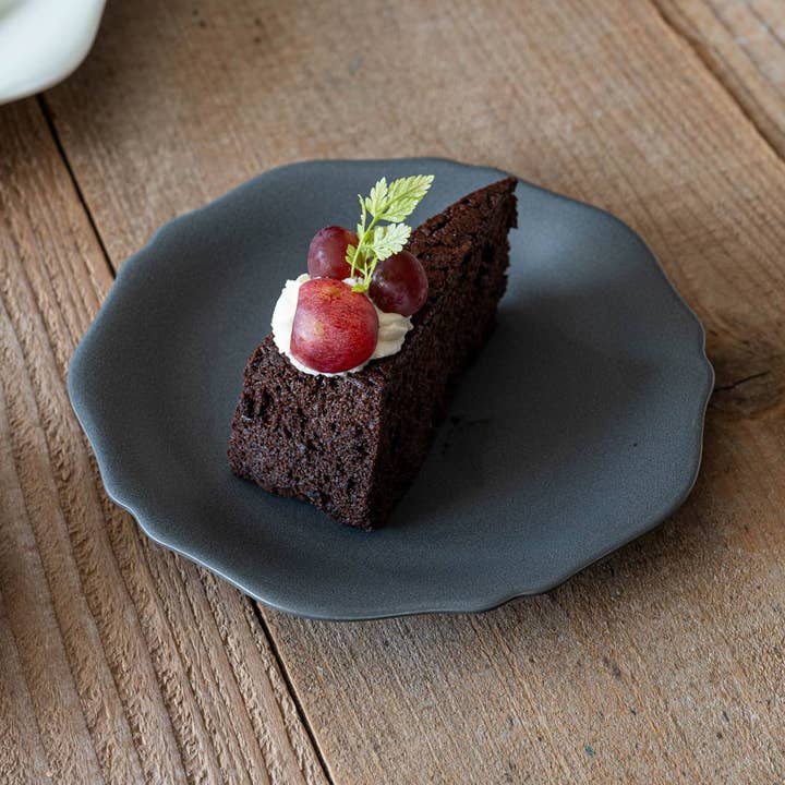 meimei-ware 16.5cm Rim Flower Side Plate Black Rust for wholesale by Yamani