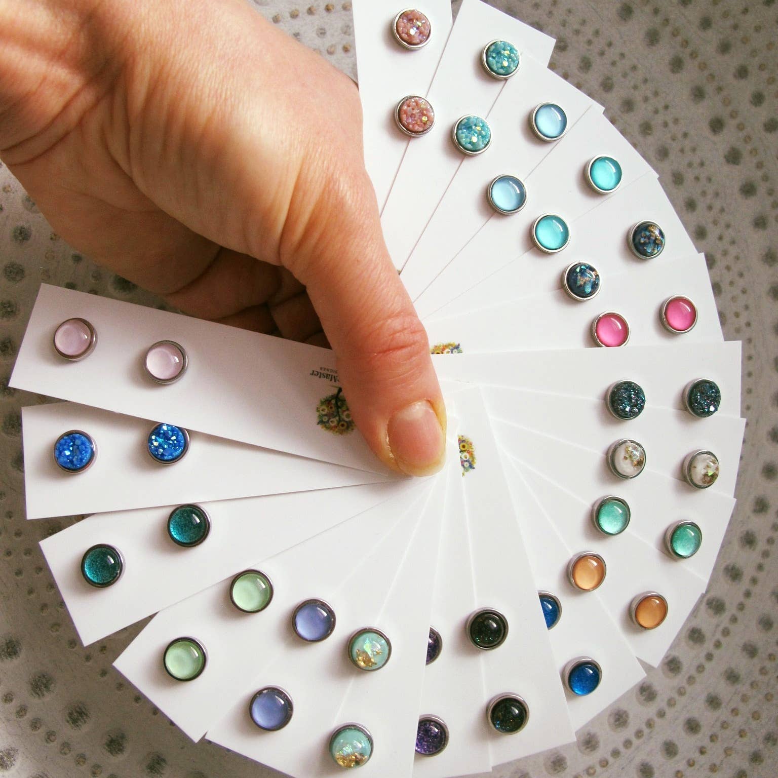 Crystal McMaster Jewellery Designer - Wholesale Sieradenset - Starter Kit collectie - 15 kettingen en 20 oorknopjes5