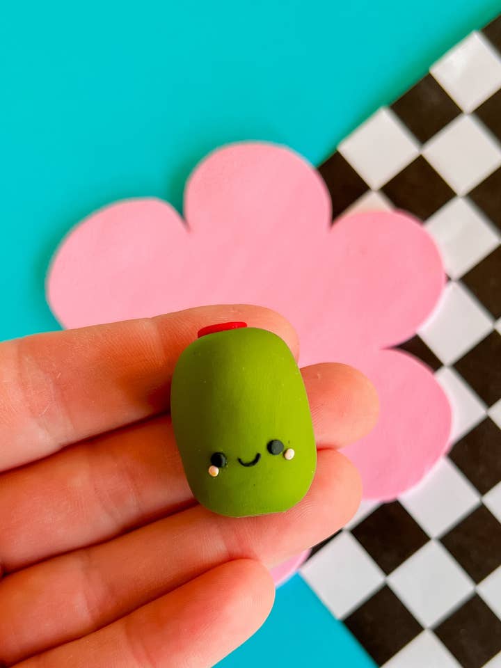 Gevulde olijf | Magneet of ornament van polymeerklei voor wholesale door Larryās Waffle Shop