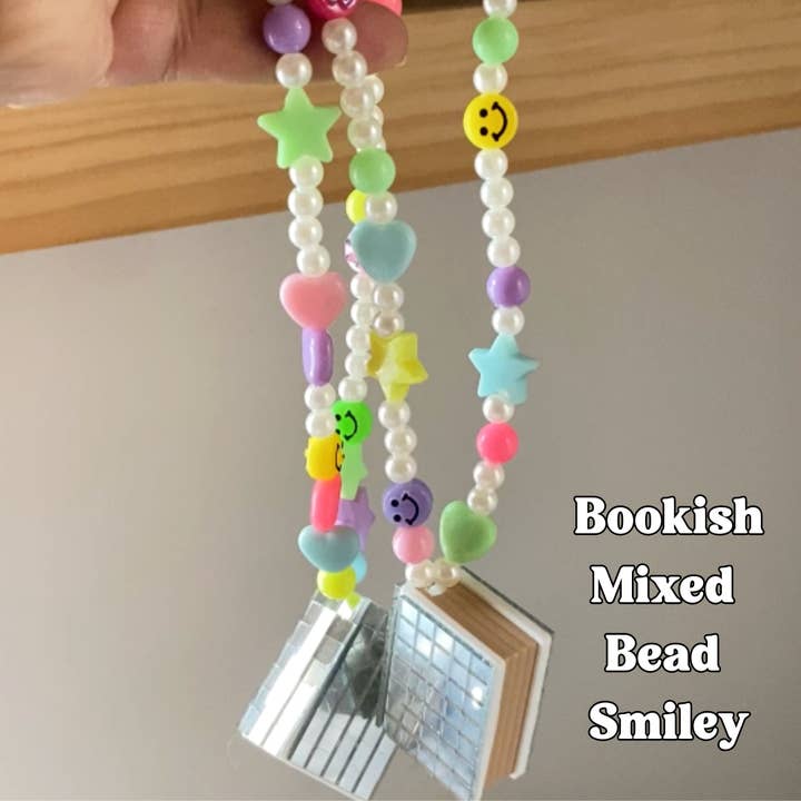 Blandade Pärlor Smiley Bokaktig Bilcharm för wholesale av Sun Moon & Stars Co.