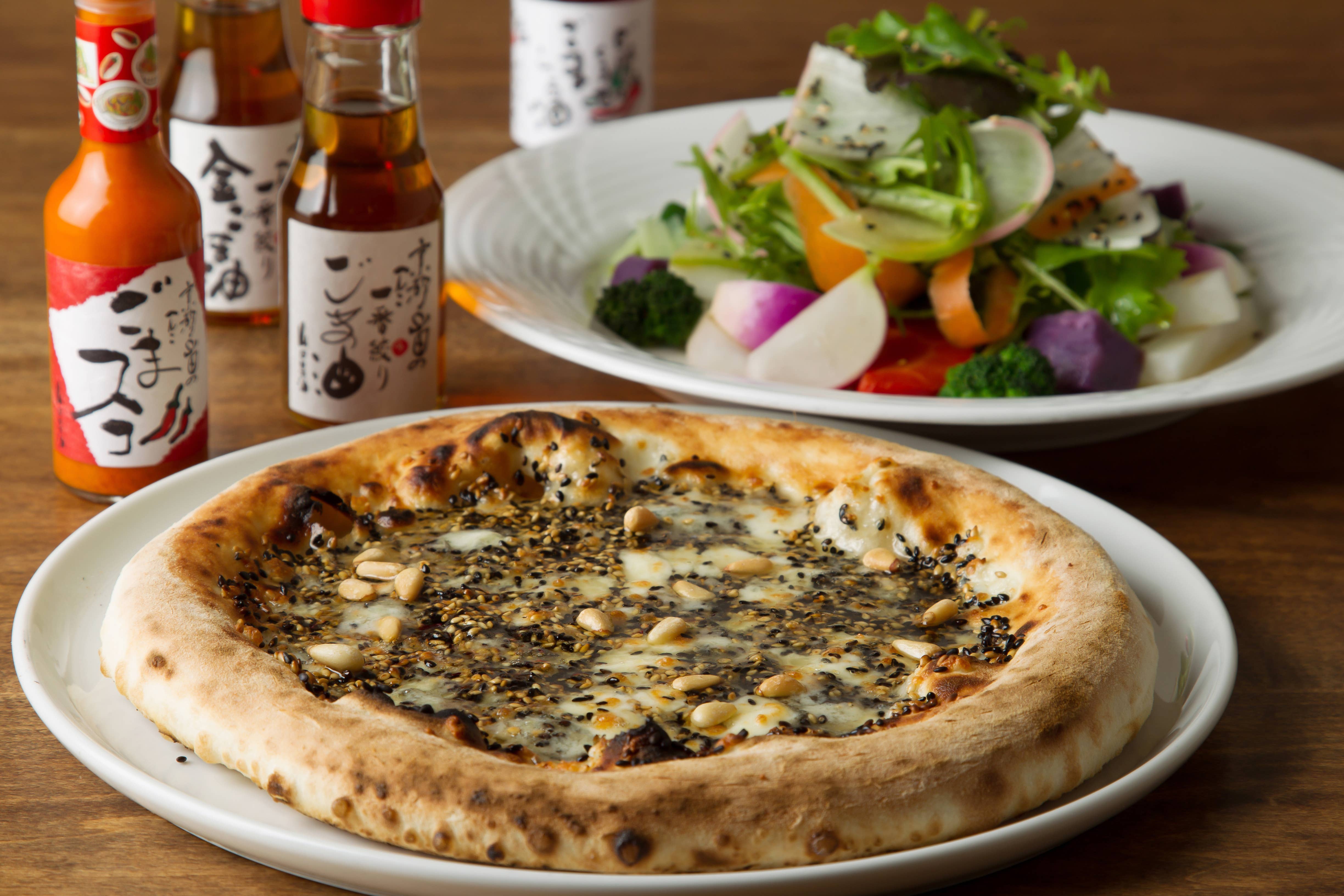 Japan Artisans - Wholesale Hot Sauce - Henko-Sesame hot sauce with takanotsume peppers 60g17