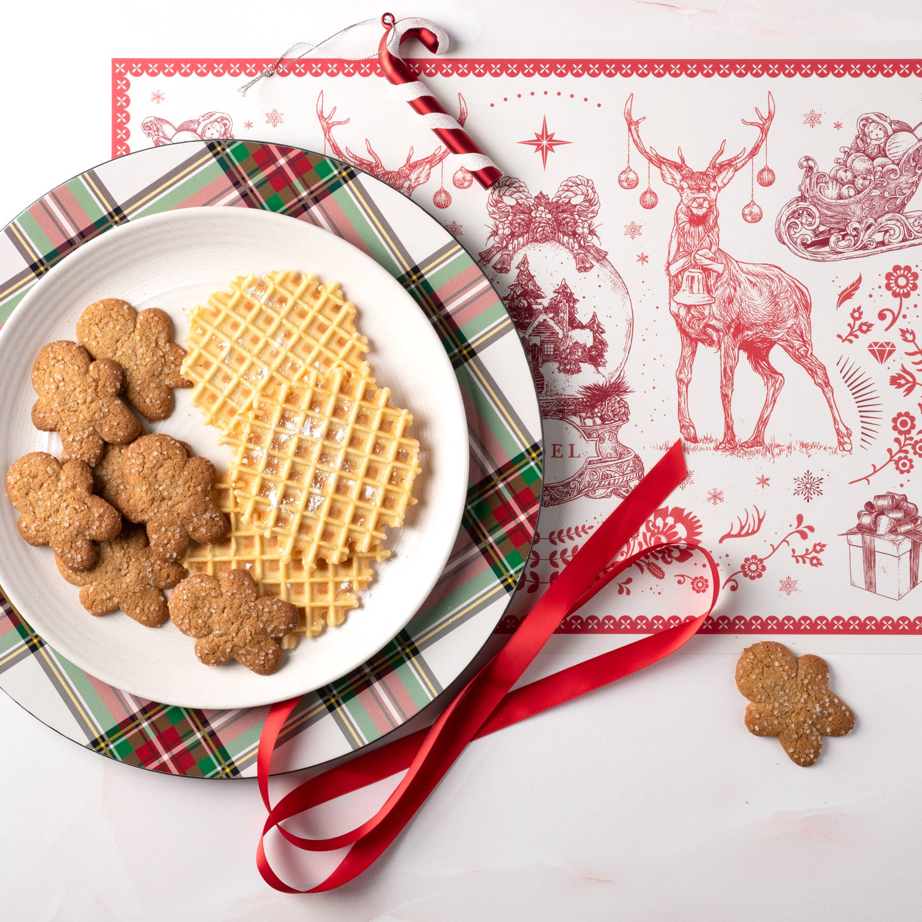 Brook Isle - Venta al por mayor Mantelito desechable - Manteles individuales de papel navideños vintage en rojo (juego de 20)3