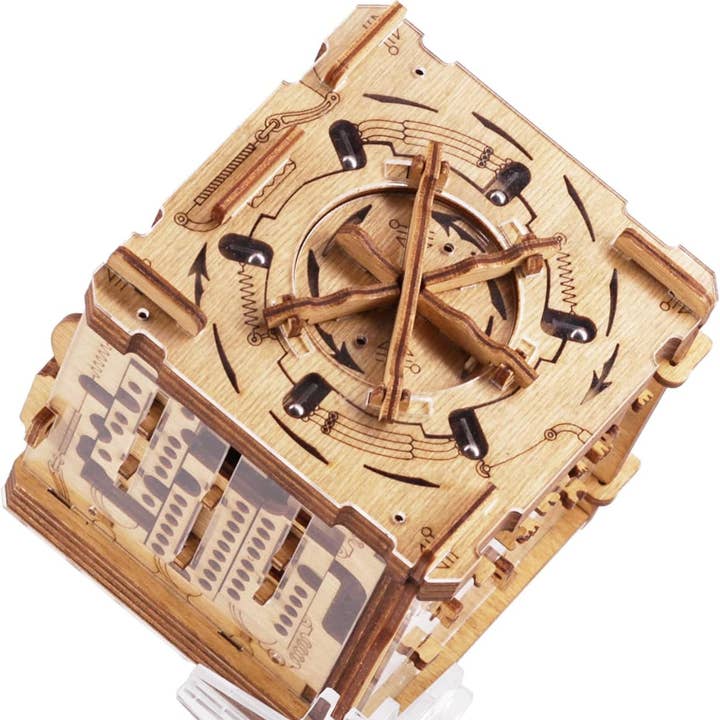 Cluebox5:Cambridge Labryinth by iDventure:A mini Escape Room for wholesale by Blue Orange Games