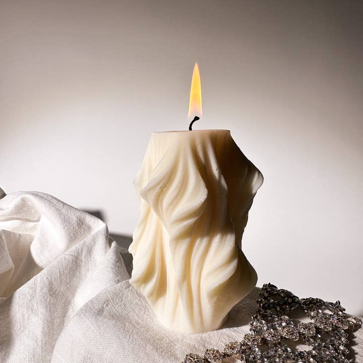 SILK Candle for wholesale by Lunamière Studio