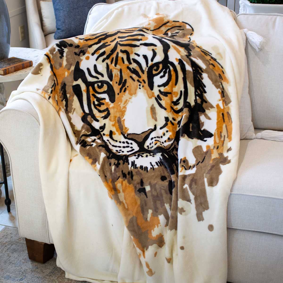 The Royal Standard - Wholesale Throw Blanket - Tiger Love Throw   Soft White/Multi   50x601