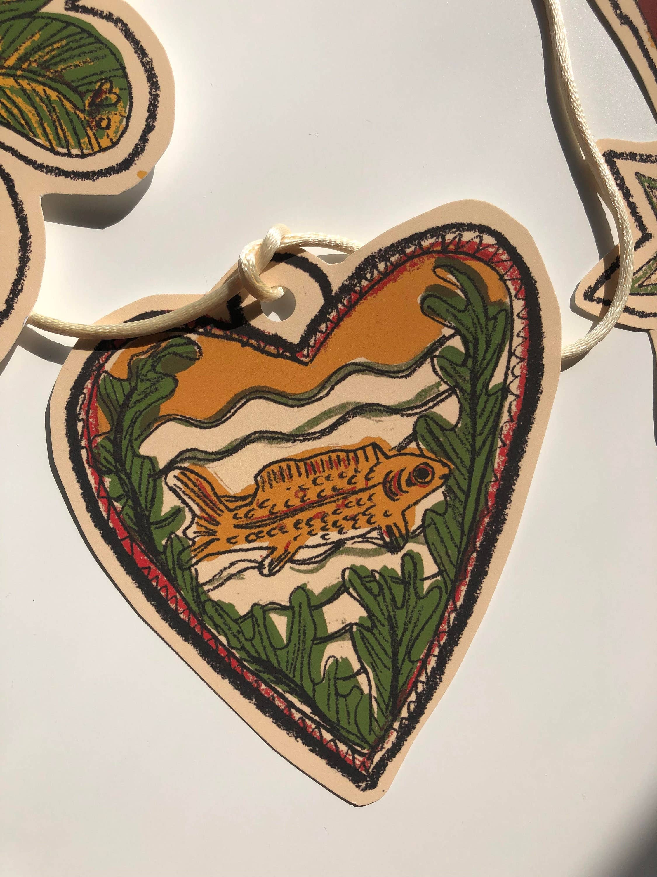 Tulips and Heather - Vente Fanion/guirlande - Guirlande en papier illustrée - Lapin Radis Mains et Cœur7