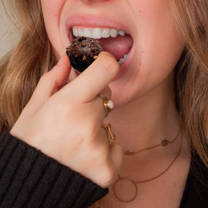 Monday Box - Wholesale Chocolate Covered Sweets - Monka Balls - Brownie x12 boxes3