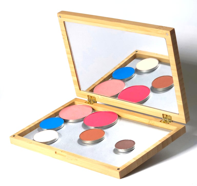 Mila Sustainable Packaging Company - Wholesale Makeup Storage Box - Large Handcrafted Bamboo Magnetic Makeup Palette1