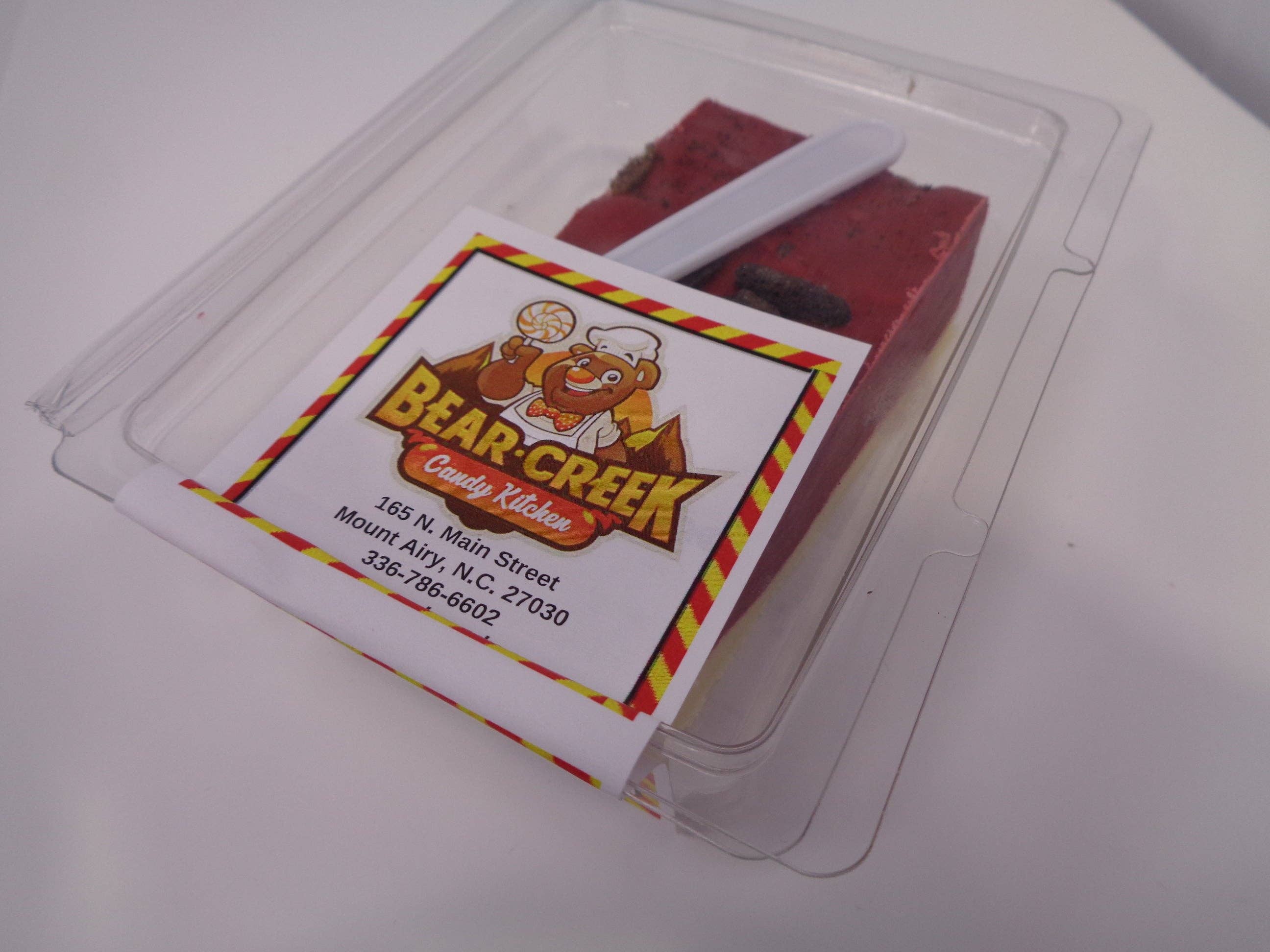 Bear Creek Candy Kitchen – wholesale Fudge – 🍫Red Velvet Fudge🍰 1/2 lb1