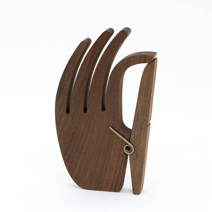 Ameico UK Ltd – wholesale Decorative tabletop object – Leolo - Walnut Hand Desktop Accessory