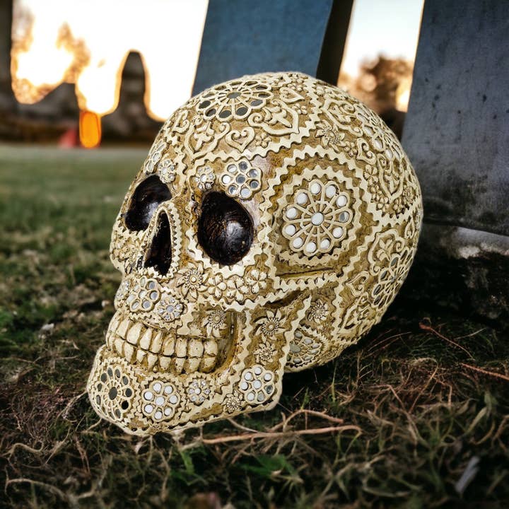 Febland - Wholesale Sculpture - Striking Jewelled Gothic Skull Sculpture Home Decor1